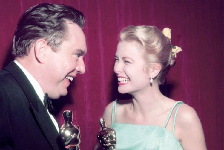 Edmond O'Brien and Grace Kelly retro foto zvozd s ulybkoy