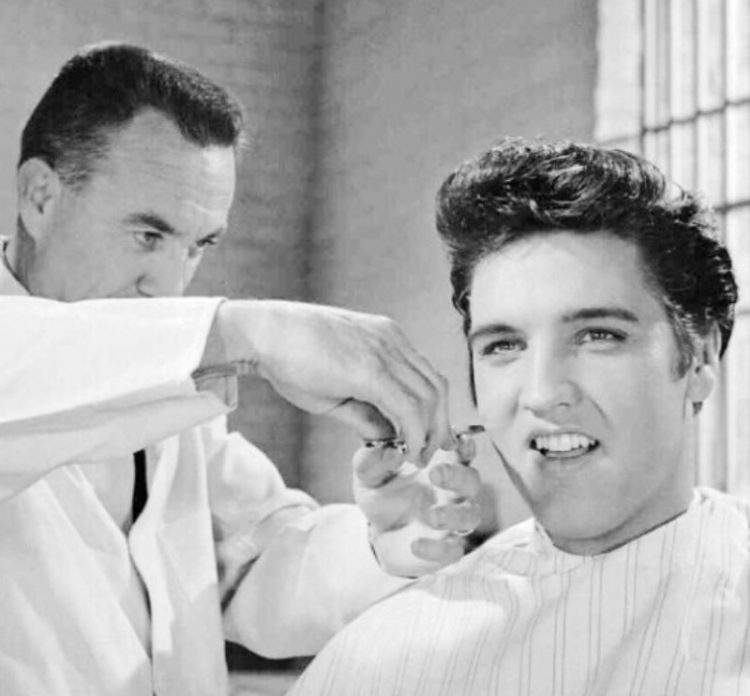 Elvis Presley retro foto zvozd s ulybkoy