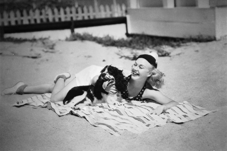 Ginger Rogers retro foto zvozd s ulybkoy