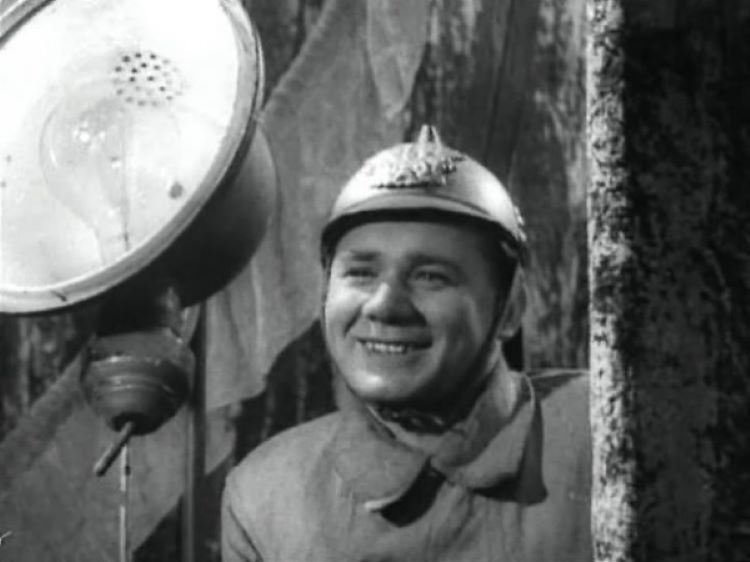 Евгений Леонов 1949 Счастливый рейс первая роль советские актёры