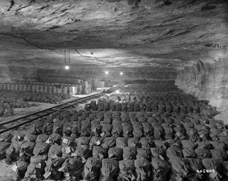 1945 Соляная шахта с золотом нацистов