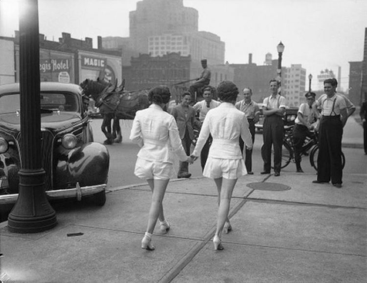 1937 Торонто Девушки в шортах устроили аварию