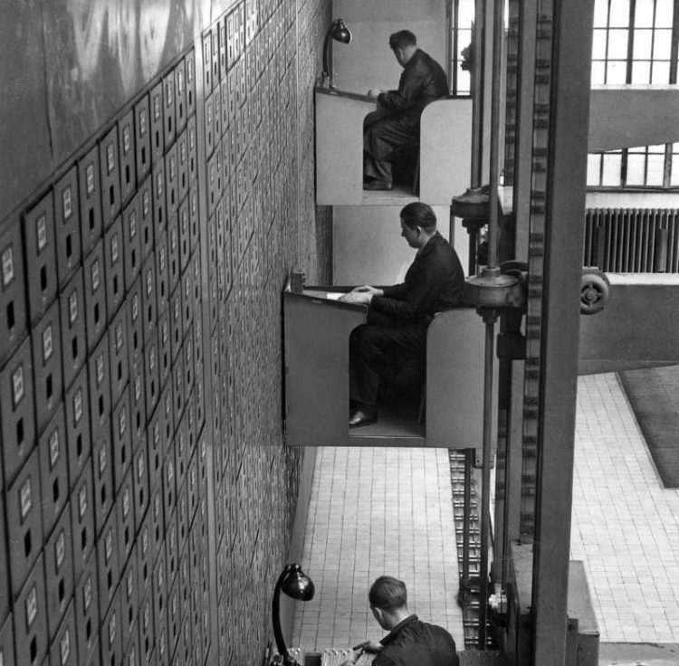 1937 Прага Работники Департамента социального обеспечения