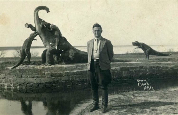 1941 Крым Саки Динозавры