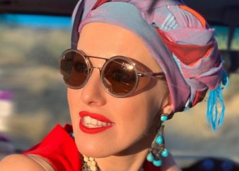 Звезды, которые красятся даже на пляж: 30 фото