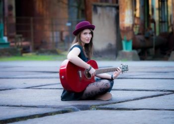 Девушки с гитарой, красивые фото