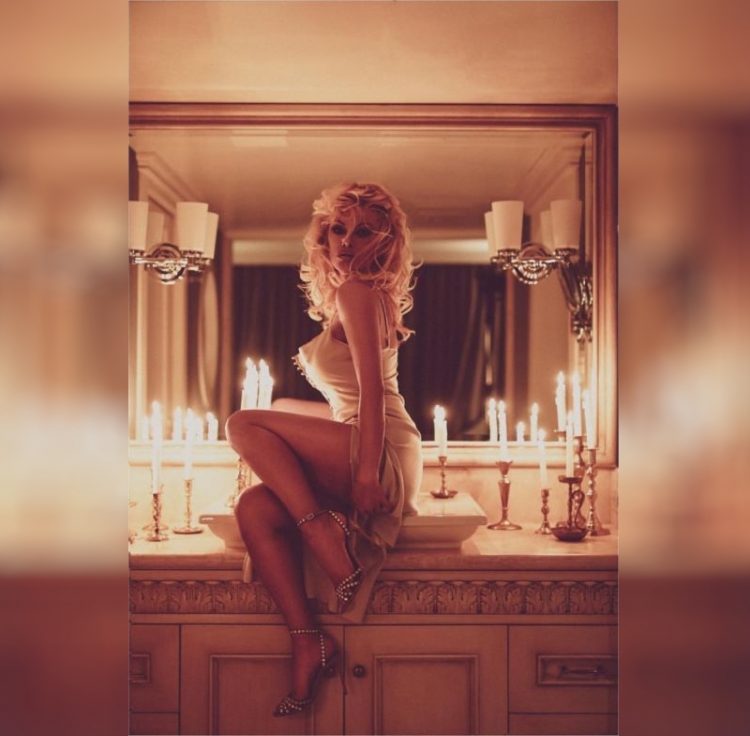 Pamela Anderson krasotka samyye yarkiye foto