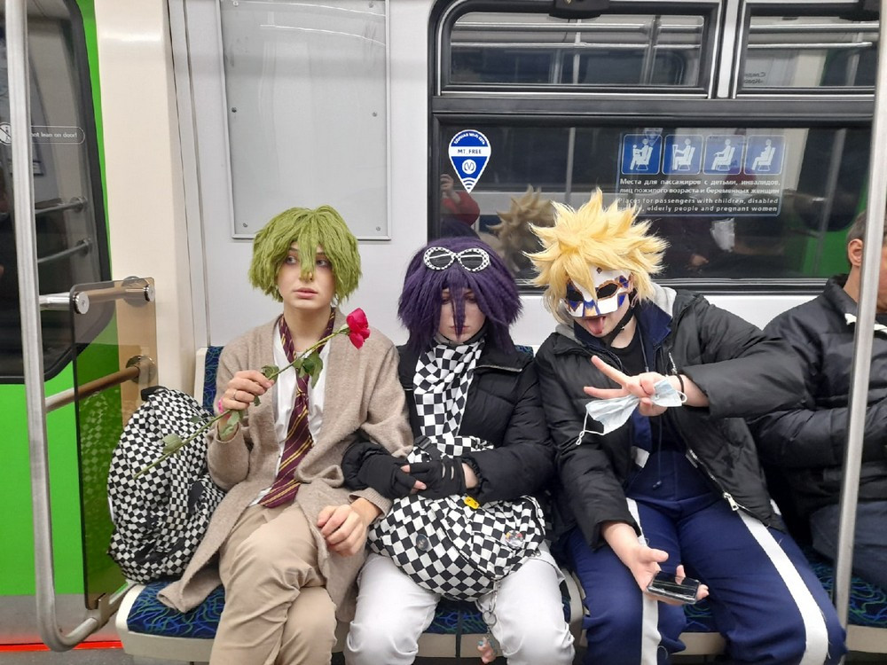 Quirky Commuters: Unusual Moments in the Metro