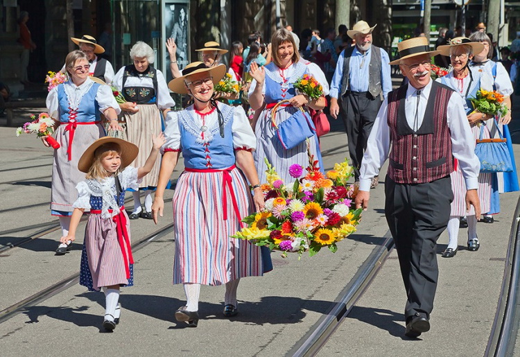 National Attire in Different Countries Worldwide: 30 Photos